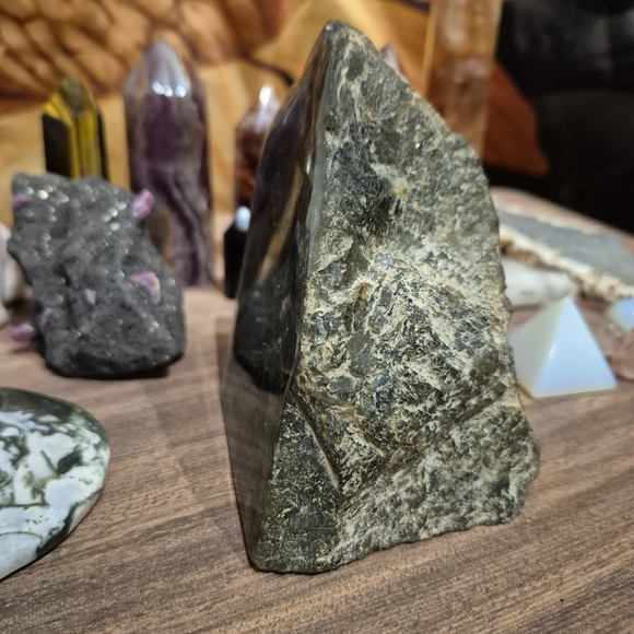 Vibrant Labradorite Crystal - Picture 3 of 4